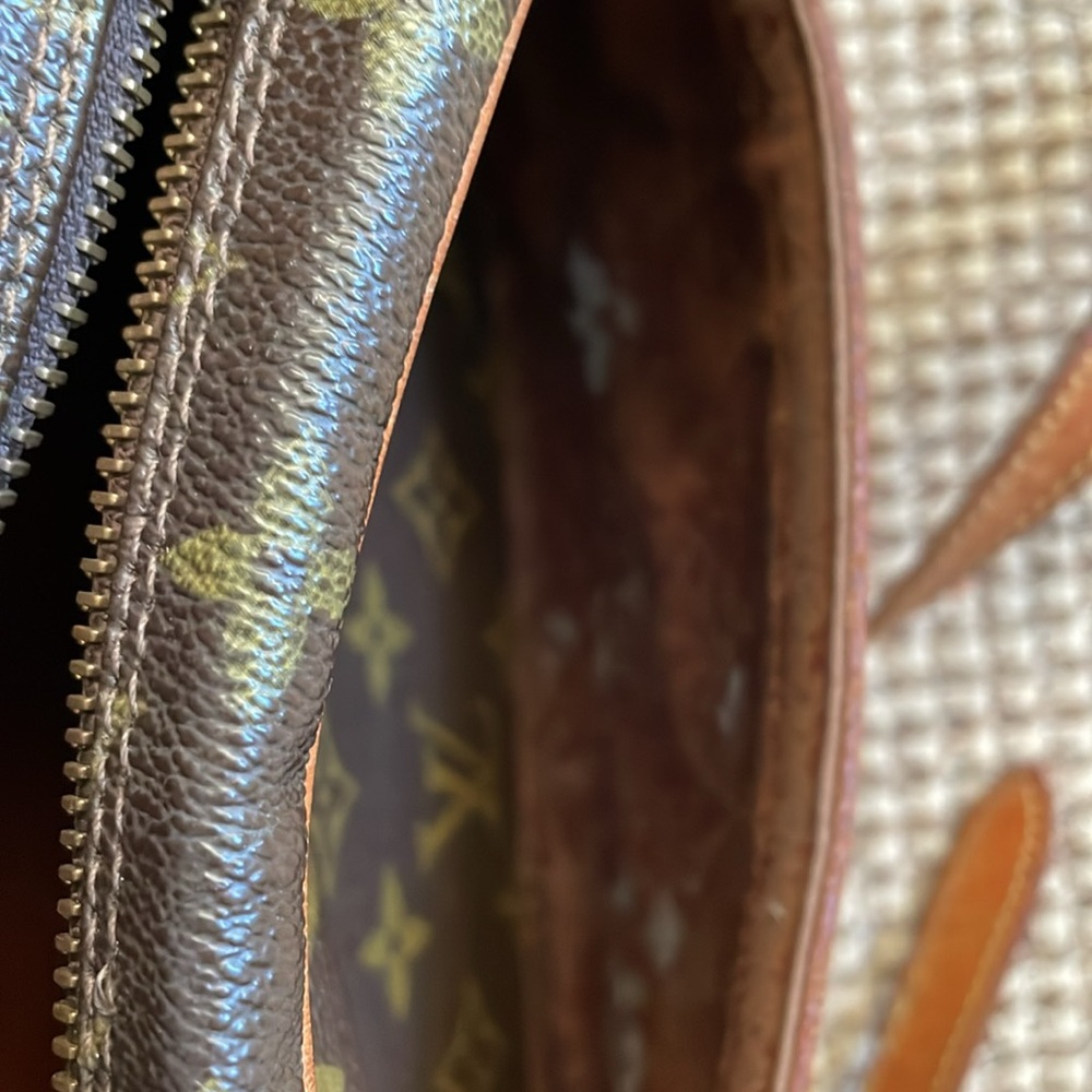 Louis Vuitton Brown Trocadero Bag with Monogram Design - Picture 8 of 15